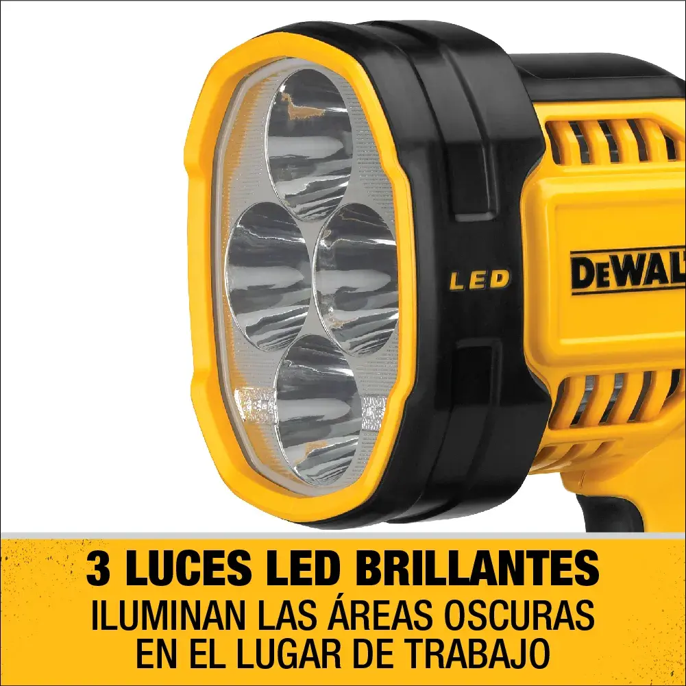 Primer plano de una lámpara de trabajo portátil DEWALT con tres bombillas LED brillantes, destacando su capacidad para iluminar áreas oscuras en el lugar de trabajo.