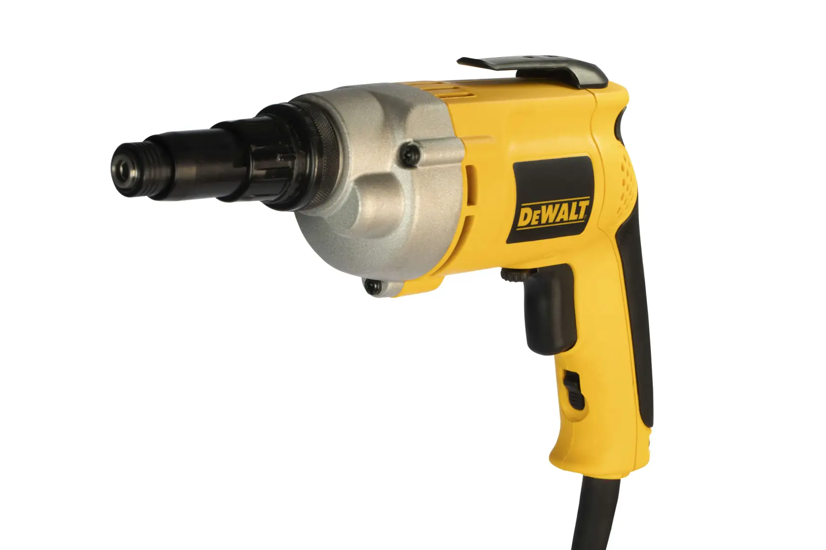 Un destornillador eléctrico con cable, de color amarillo y negro, con el logotipo DEWALT en el lateral, mostrado sobre fondo blanco.